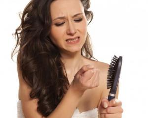 Причины и лечение выпадения волос у женщин