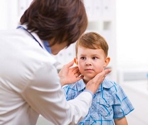 Осмотр лимфатических узлов у ребенка