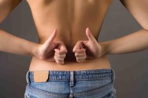 ноющая боль в мышцах спины - это один из симптомов миозита