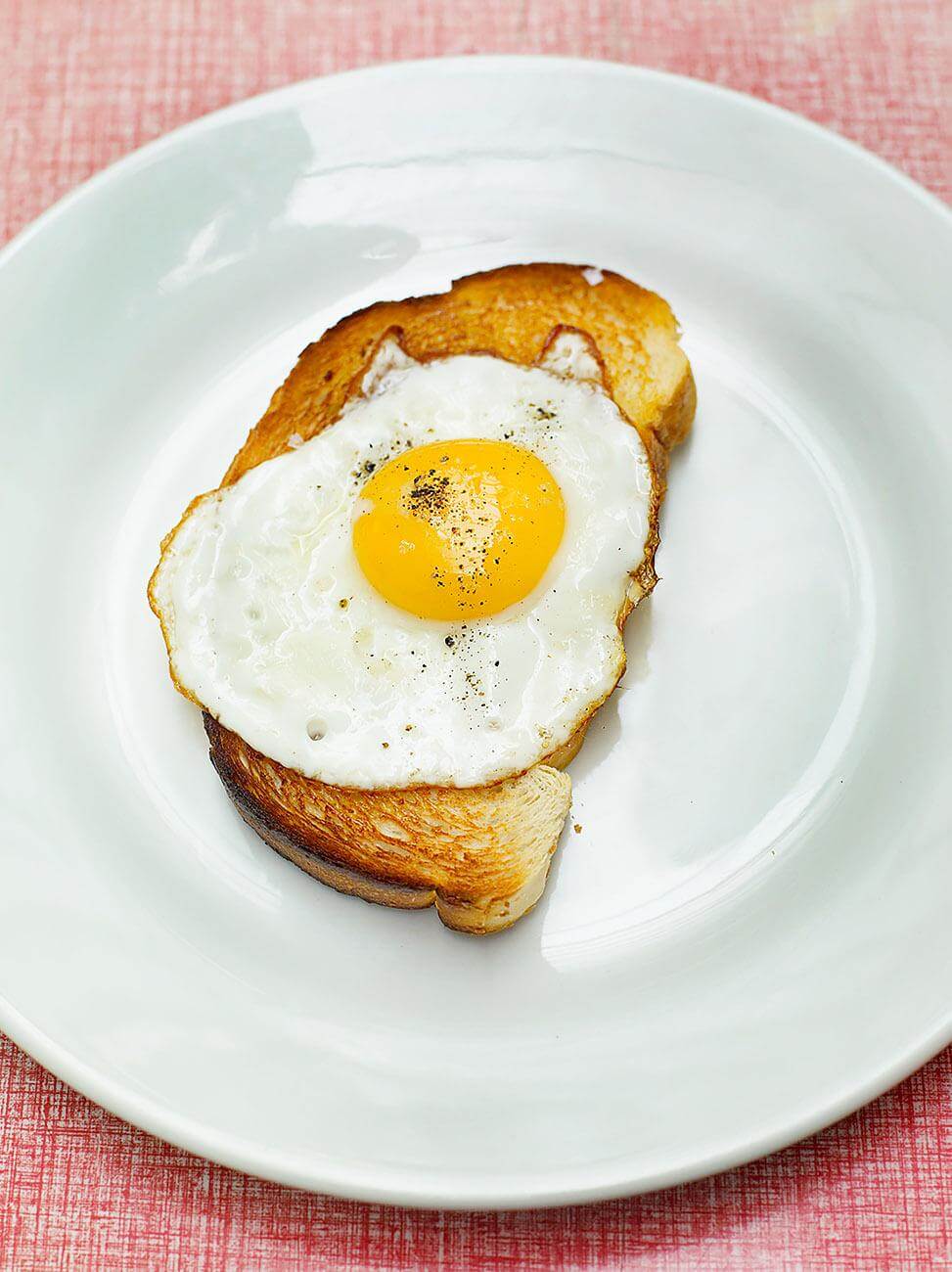 Eggs up. Санни Сайд ап яичница. Яичница для завтрака. Красивая яичница. Необычный завтрак из яиц.
