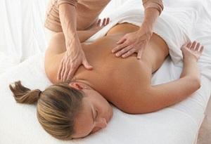Очень часто массаж используется при лечении радикулита спины