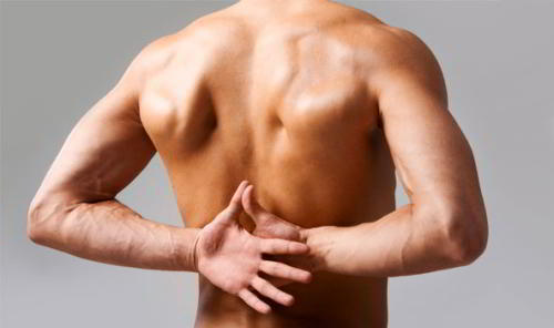 Неприятные болевые ощущения в спине могут быть причиной различных заболеваний